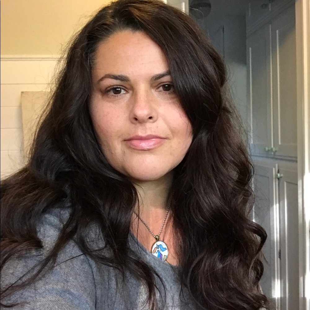 Meet your Posher, Laura